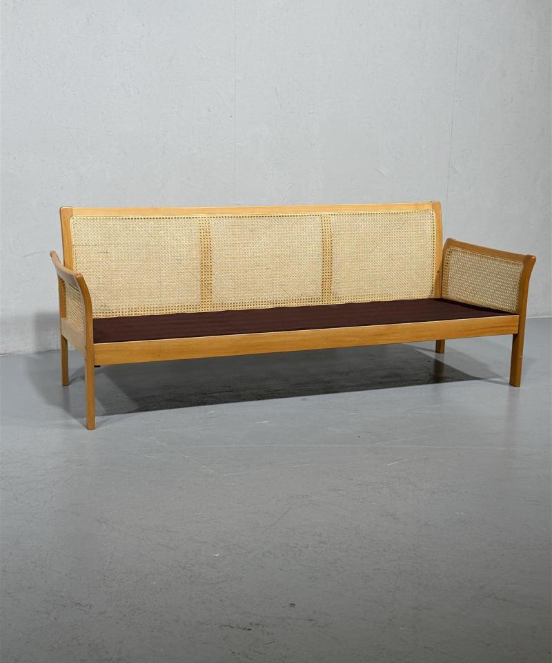 Vintage rottinkisohva puu