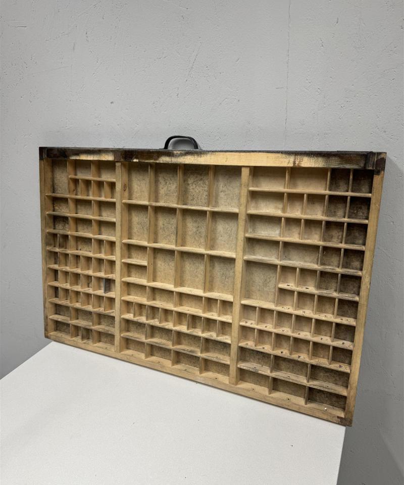 Kasti lokerikko koristeille