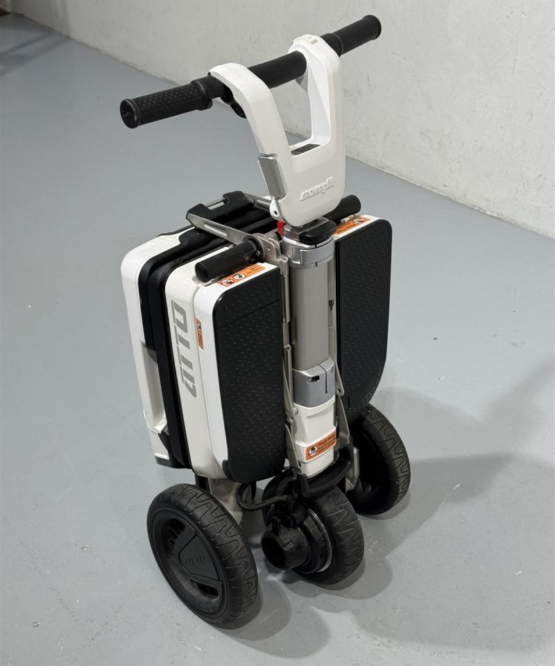 Movinglife Atto Mobility Scooter taitettava sähköskootteri
