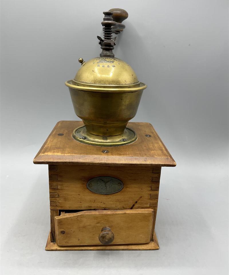 Vintage kahvimylly koriste puu ja messinki