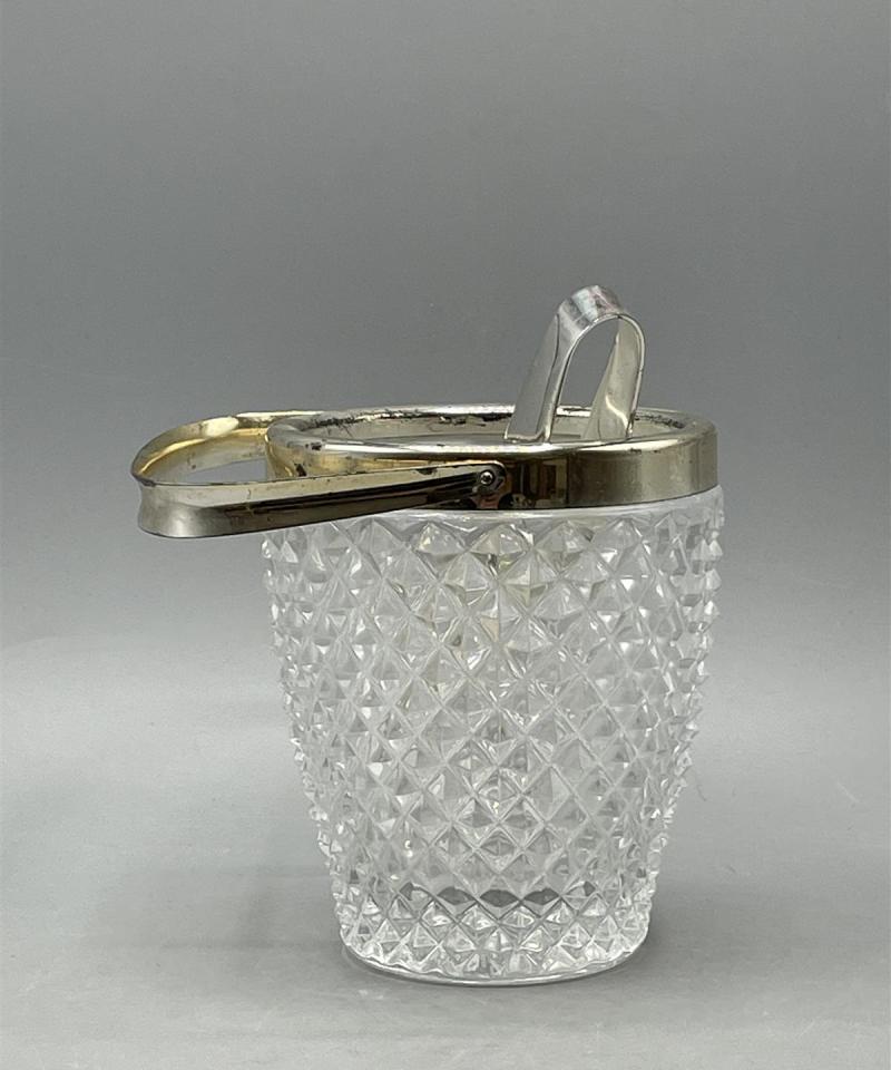 Jääpala-astia ottimella