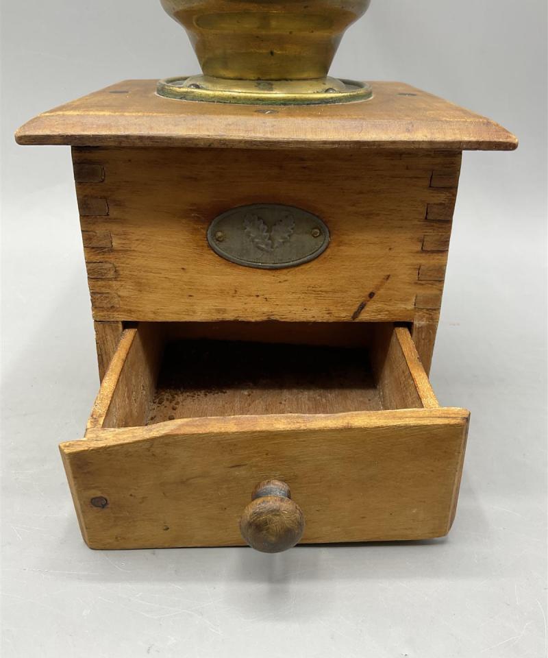 Vintage kahvimylly koriste puu ja messinki