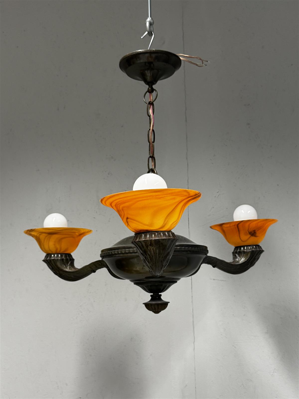 Art Deco kattovalaisin kolme valaisinpistettä