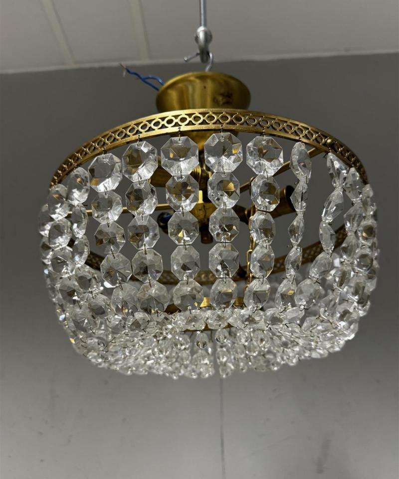 Vintage kristallikruunu 