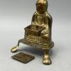 Vintage buddha-figuuri suitsukeastia messinki