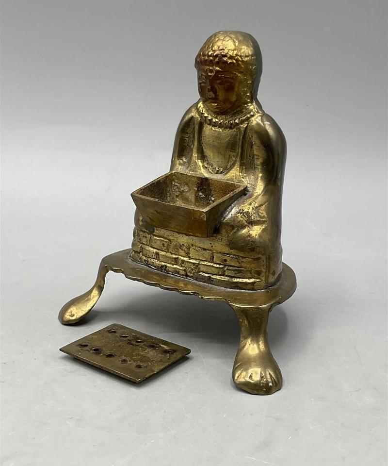 Vintage buddha-figuuri suitsukeastia messinki