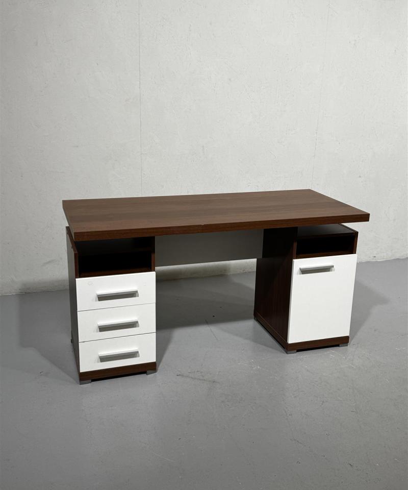 Kirjoituspöytä 130x60, valkoruskea