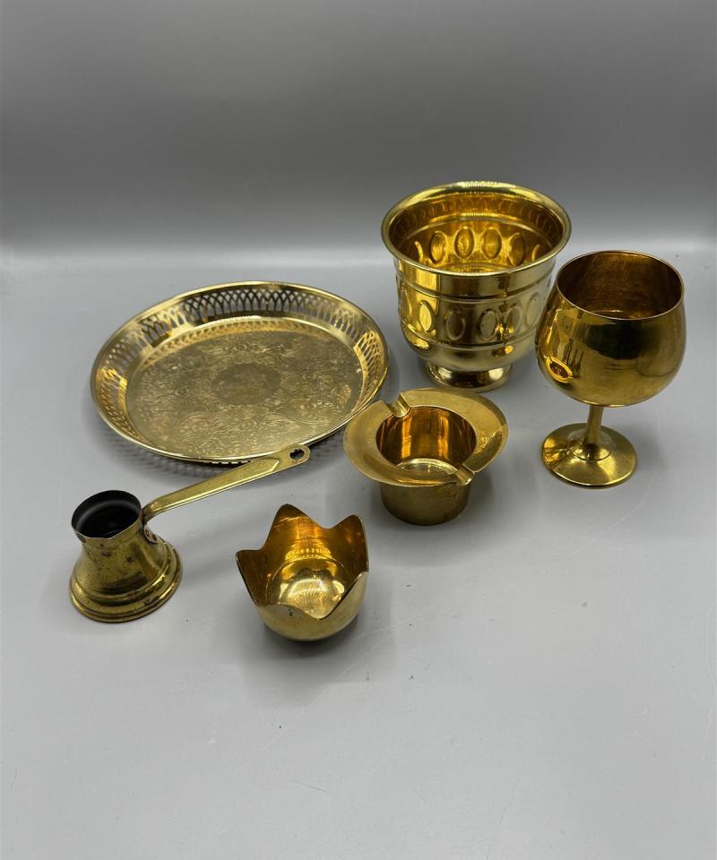 Vintage messinkiset koriste-esineet (5 kpl)