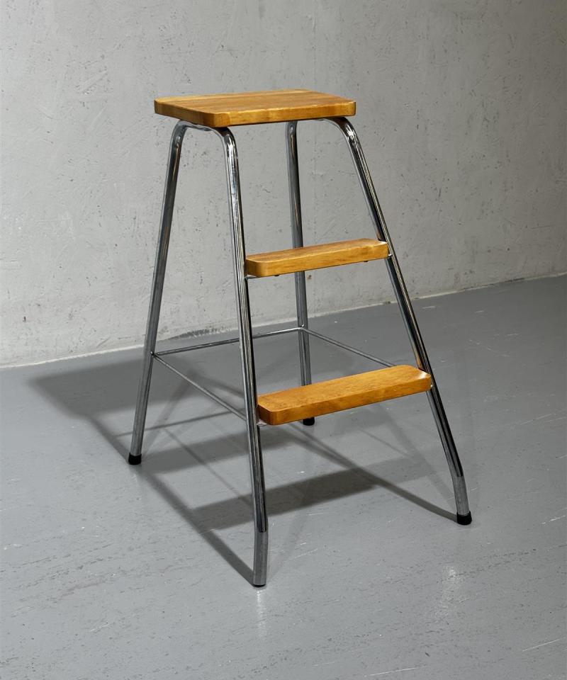 Kulmala Tuote porrasjakkara metalli ja puu