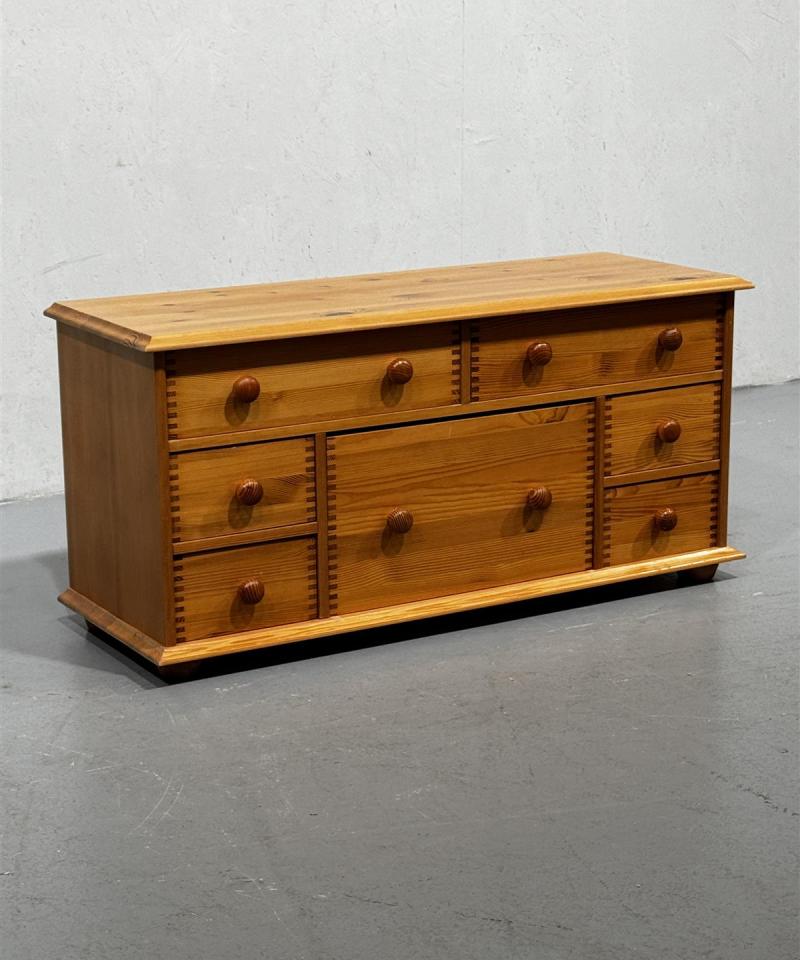 Mäntypuu talonpoikaistyyli lipasto puu