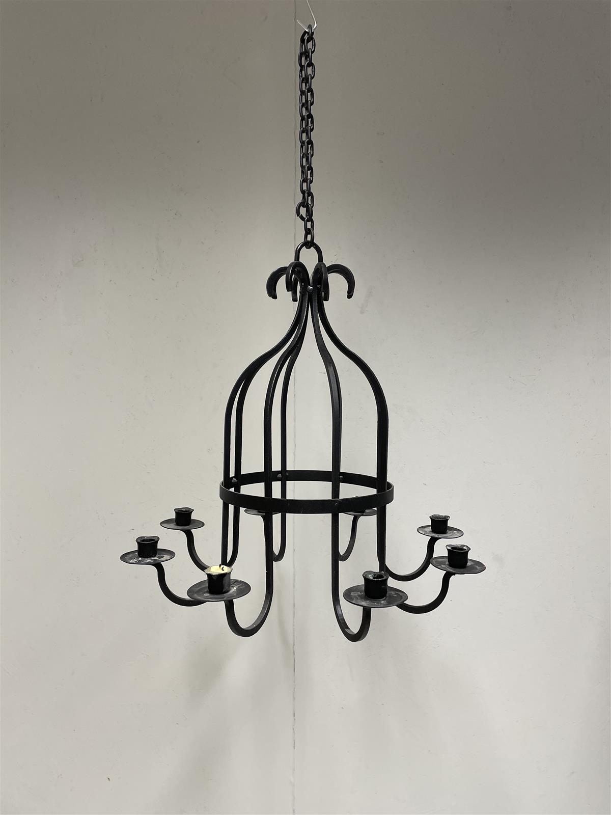 Kynttiläkruunu metalli musta