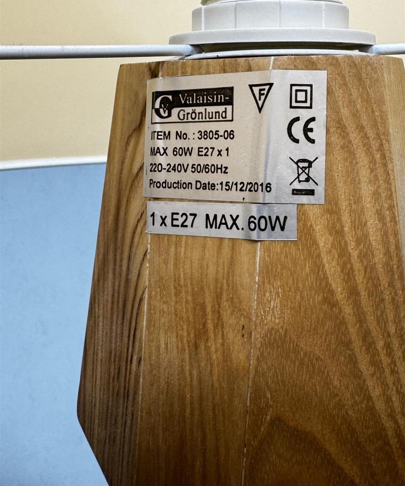 Valaisin Grönlund lattiavalaisin tammipuu