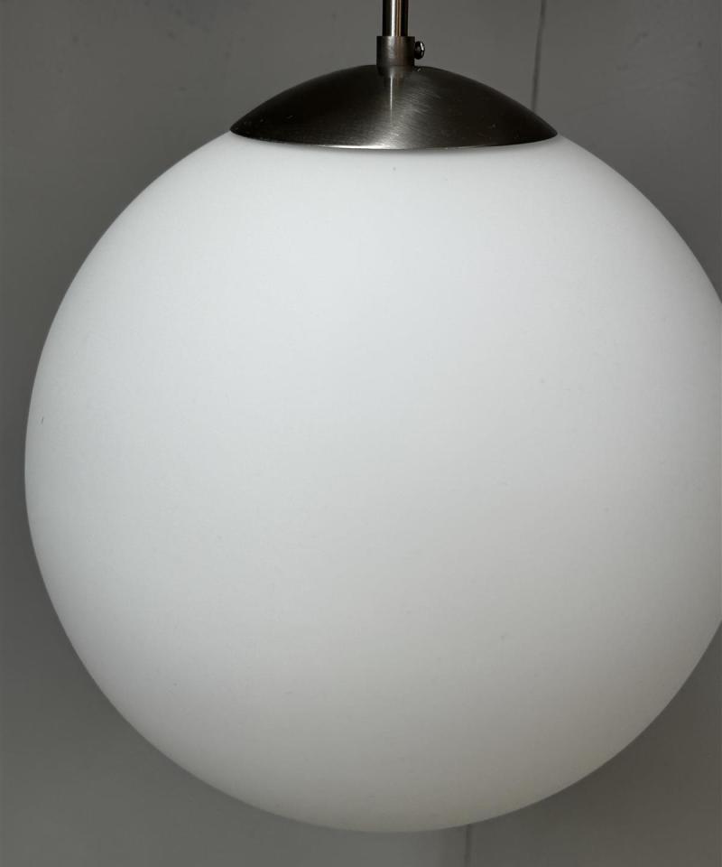 Heat valkoinen pallovalaisin