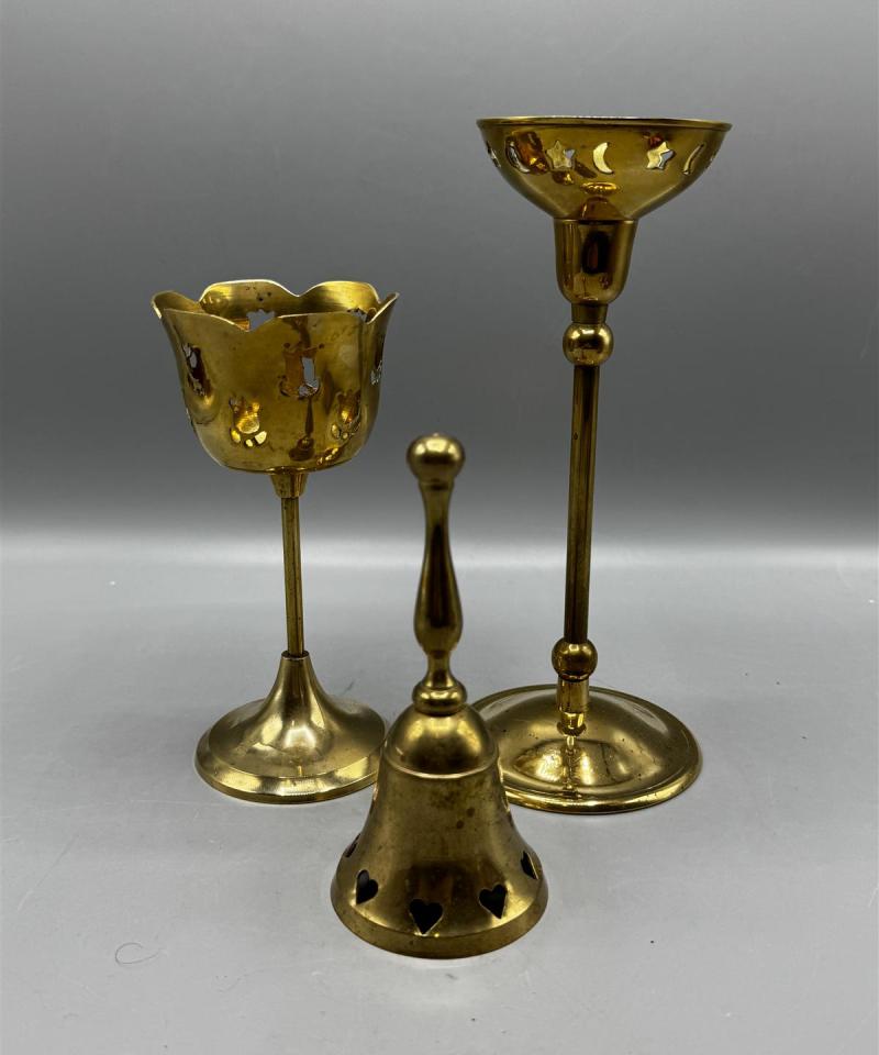 Vintage kynttilänjalat ja kello messinki