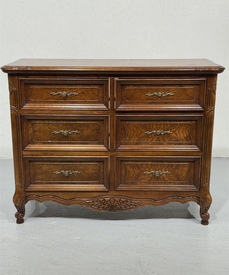 Uusrokokoo lipasto, 6 laatikkoa