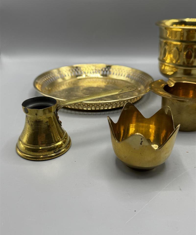 Vintage messinkiset koriste-esineet (5 kpl)
