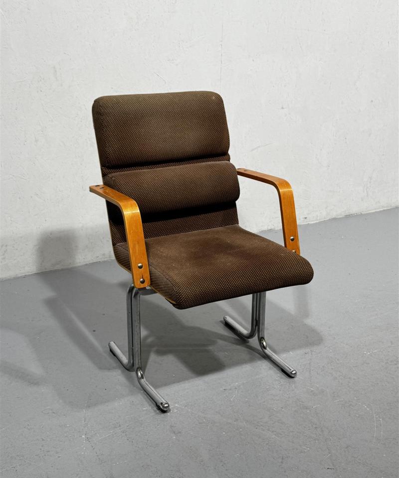 Yrjö Kukkapuro Plaano tuoli metalli ja puu, ruskea