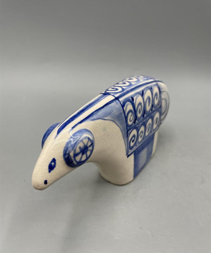 Keramiikkafiguuri käsinmaalattu