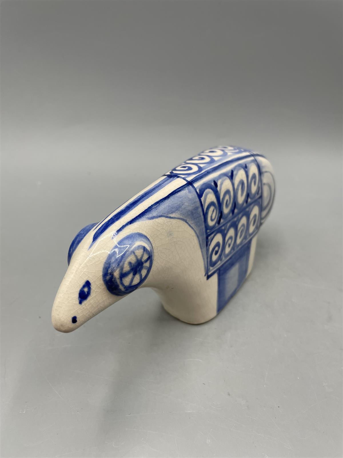 Keramiikkafiguuri käsinmaalattu