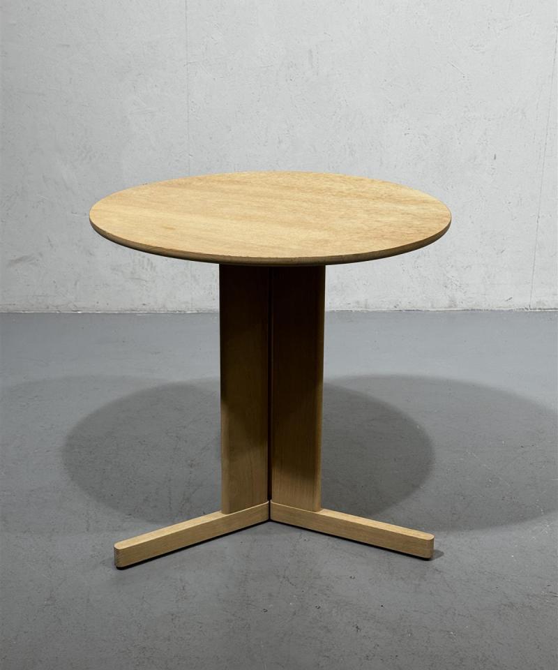 Form & Refine Trefoil pöytä 75cm tammi