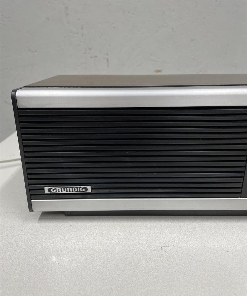 Grundig RF 450 radio