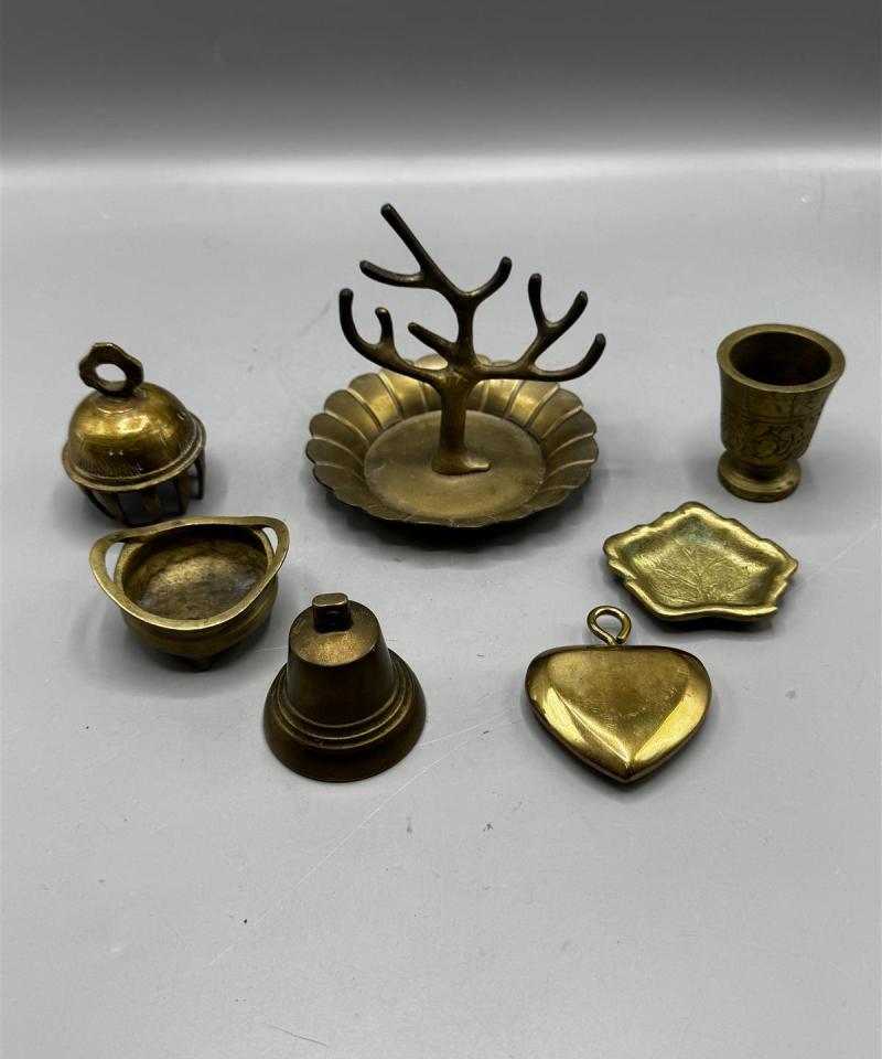 Vintage pienet messinkiesineet (7 kpl)