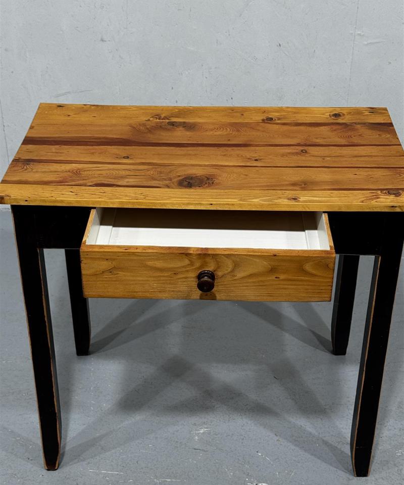 Vintage työpöytä entisöity