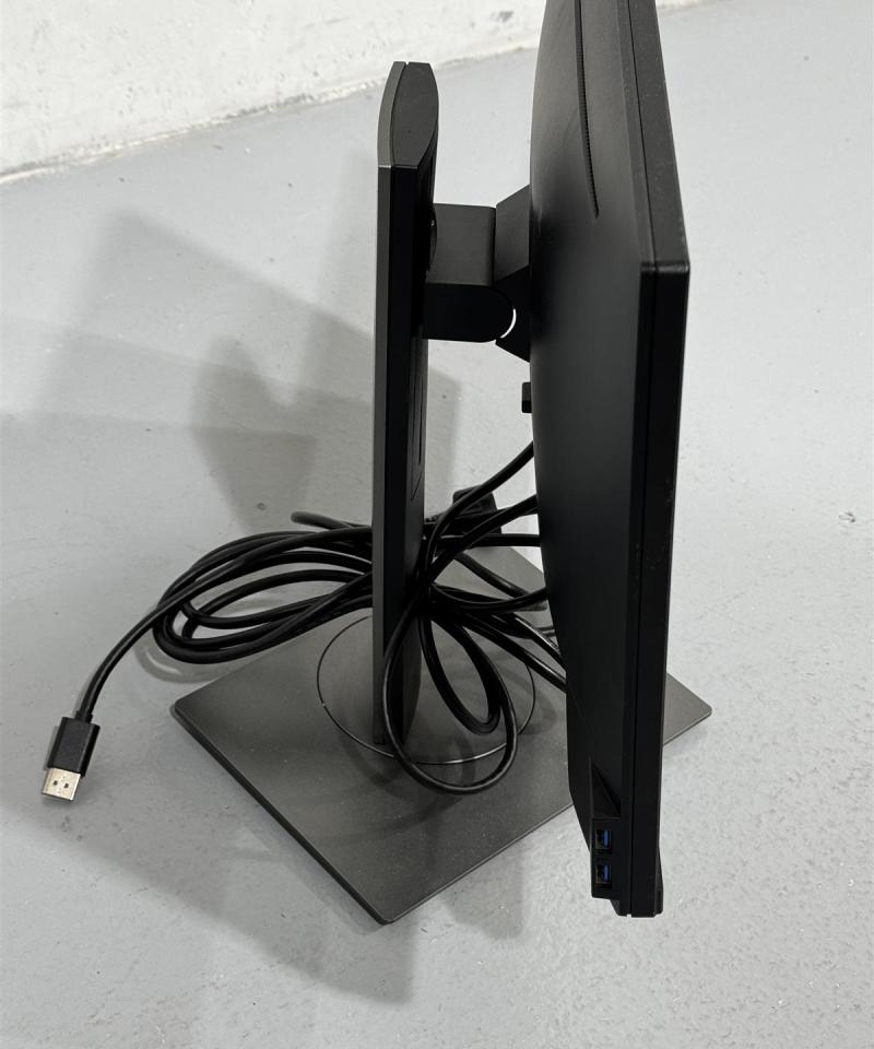 Dell P2217H näyttö