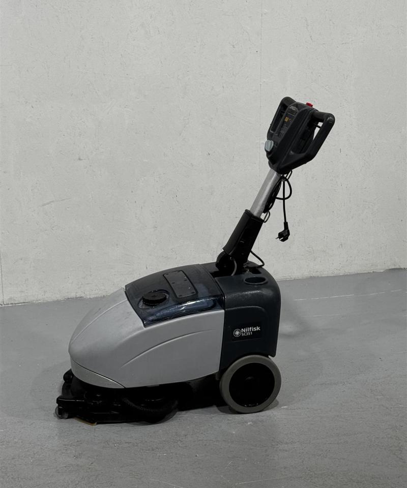 Nilfisk SC351 lattianpesukone