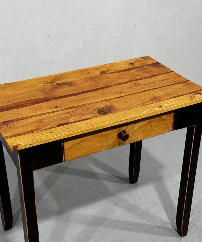 Vintage työpöytä entisöity