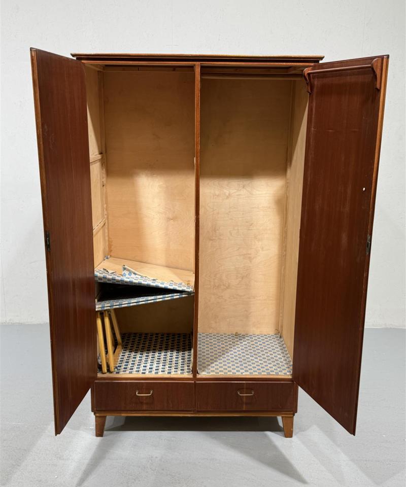 Vintage teak 60-luku vaatekaappi puu