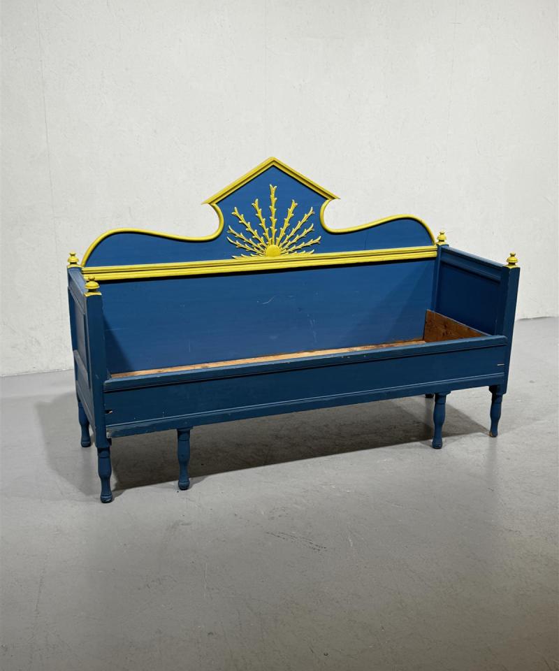 Vintage talonpoikaistyyli puusohva, sinikeltainen