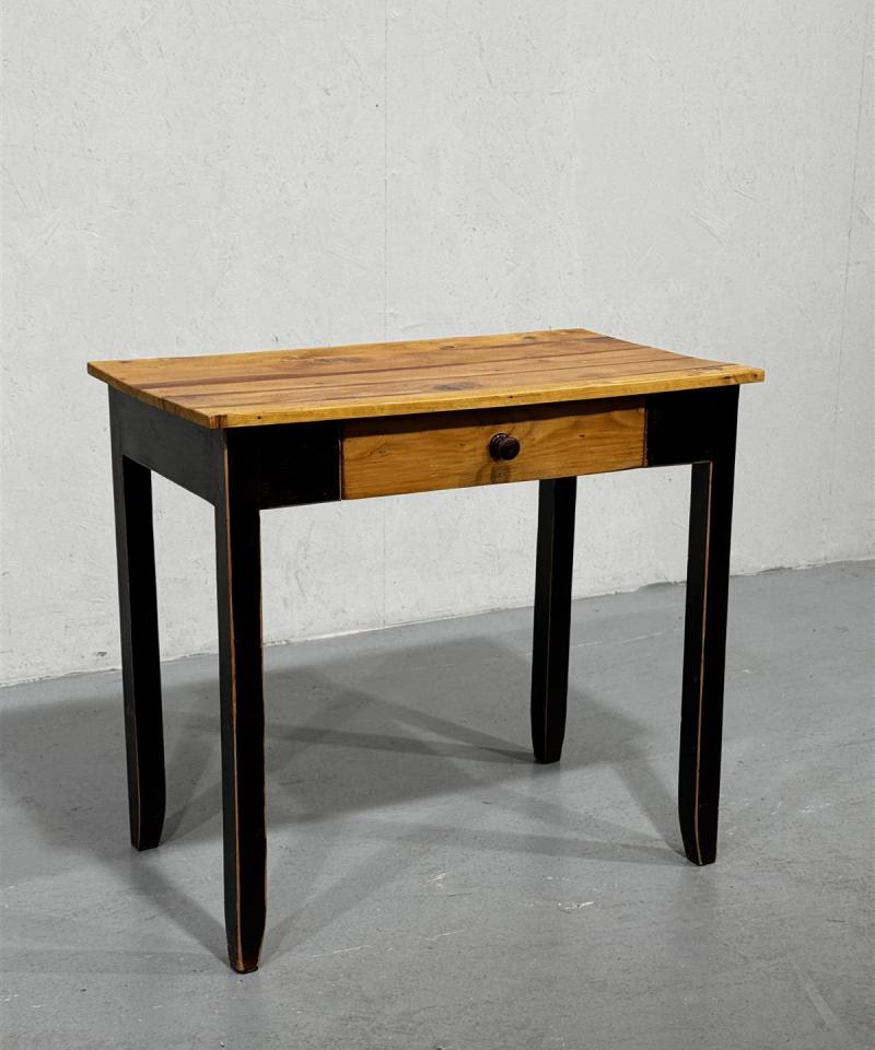 Vintage työpöytä entisöity