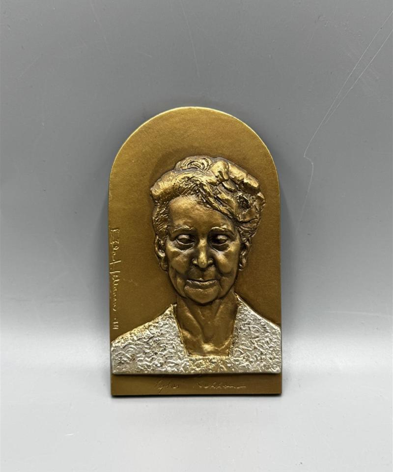 Sylvi Kekkonen reliefi messinki Eila Hiltunen -74