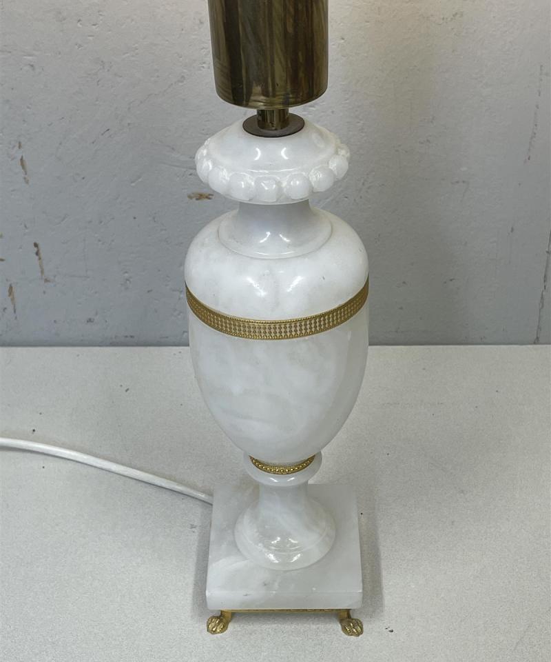 Vintage pöytävalaisin marmori valkoinen