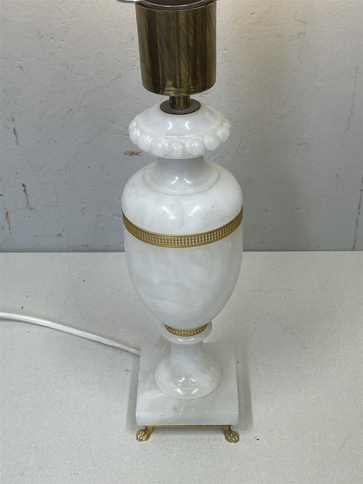 Vintage pöytävalaisin marmori valkoinen