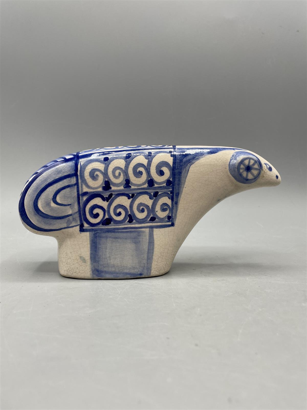 Keramiikkafiguuri käsinmaalattu