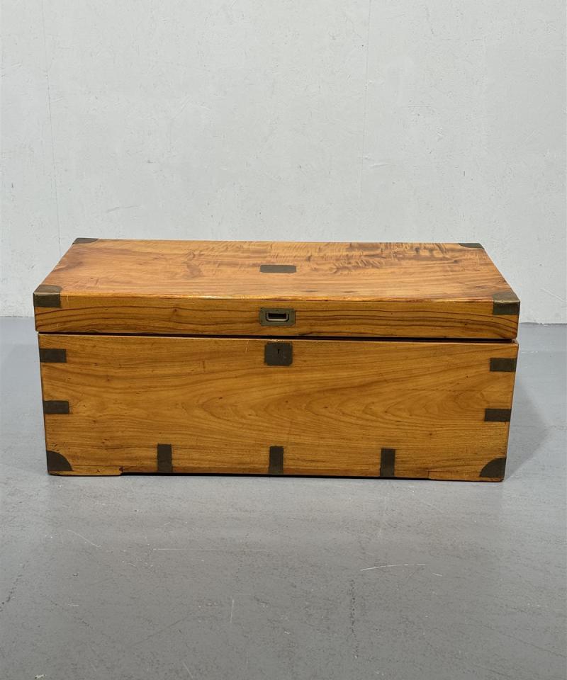 Vintage talonpoikais arkku puu (ei avainta)