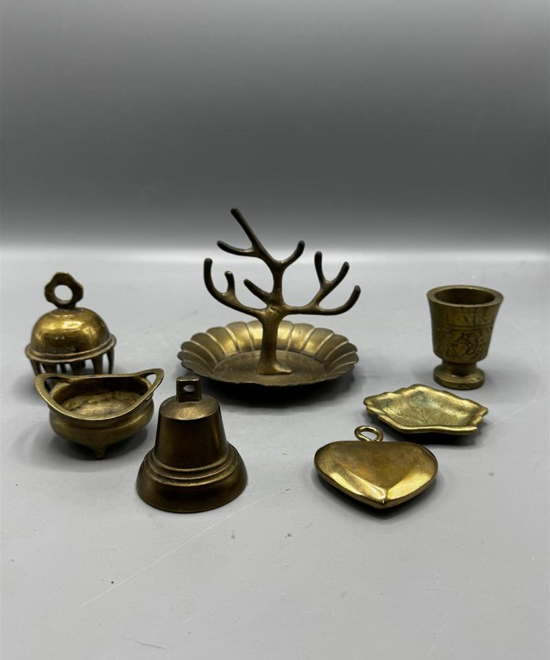 Vintage pienet messinkiesineet (7 kpl)
