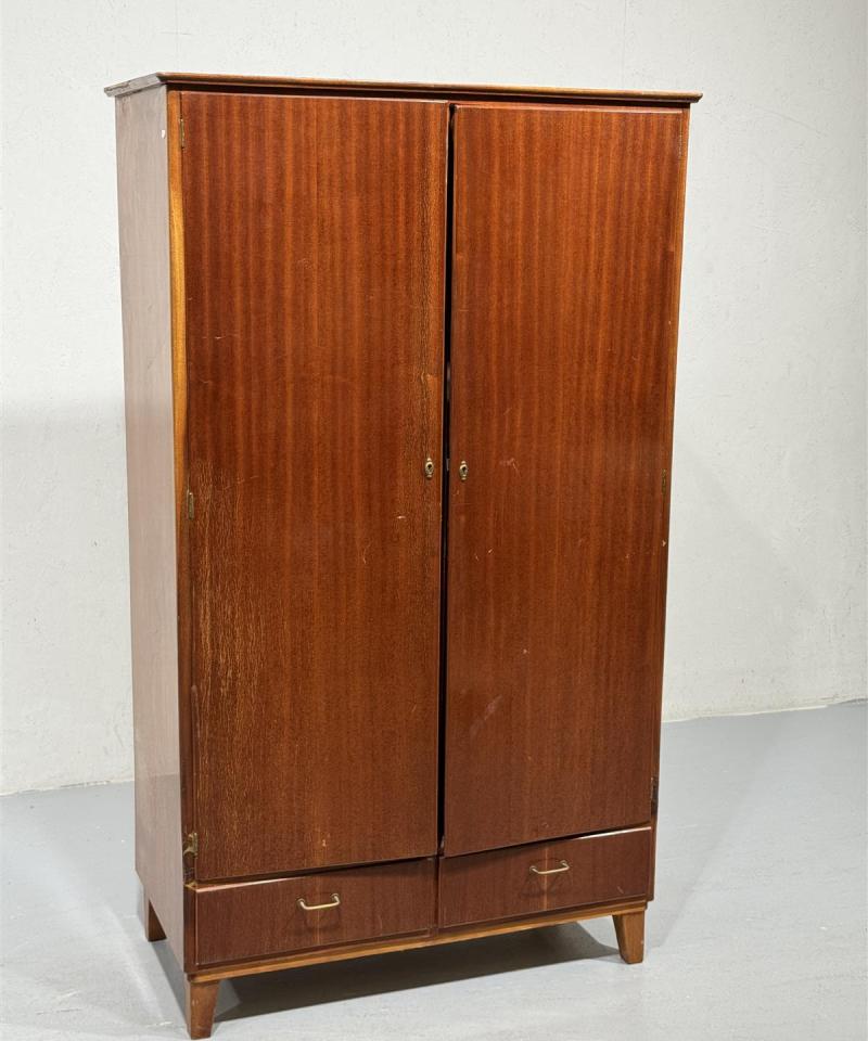 Vintage teak 60-luku vaatekaappi puu