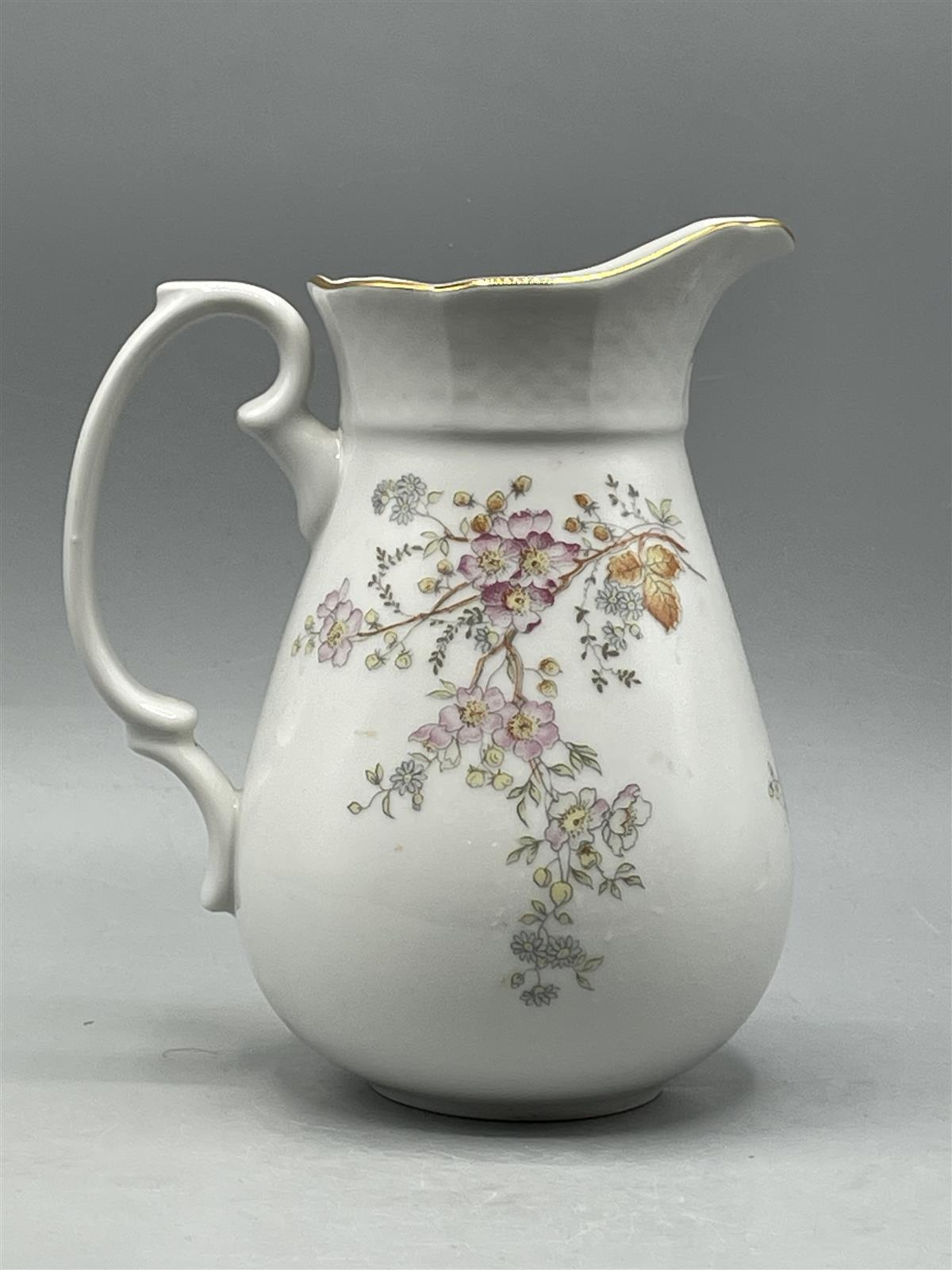 Thun kannu kukkakuvio