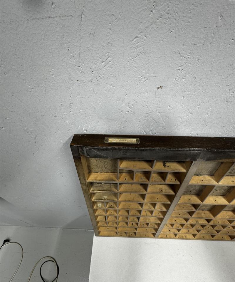 Kasti lokerikko koristeille