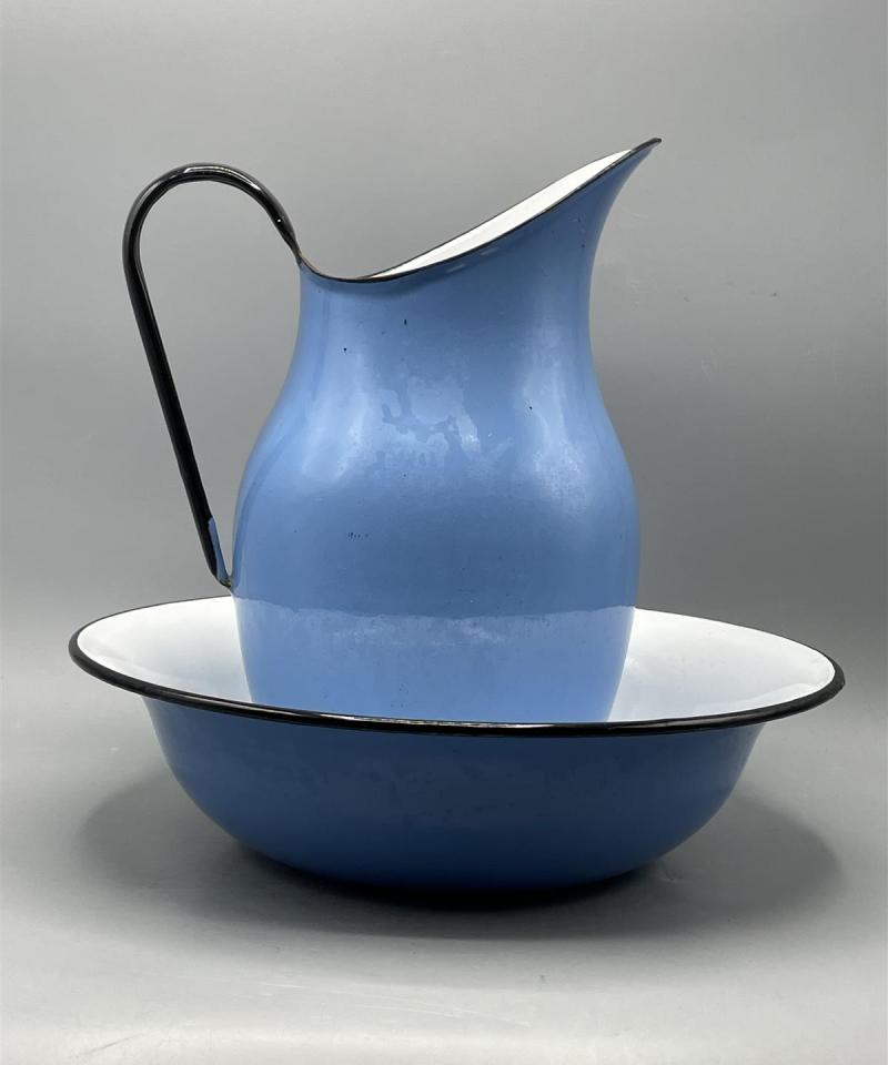 Emalinen kannu ja vati, sininen