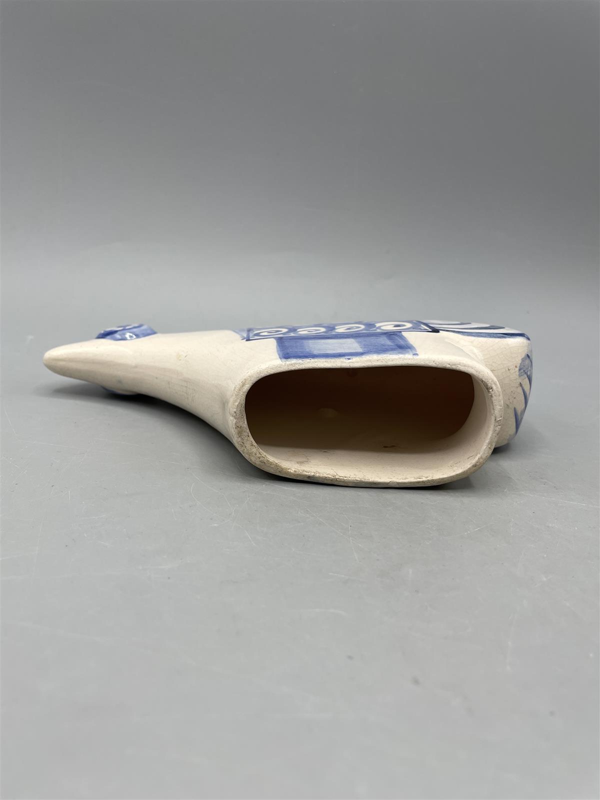 Keramiikkafiguuri käsinmaalattu