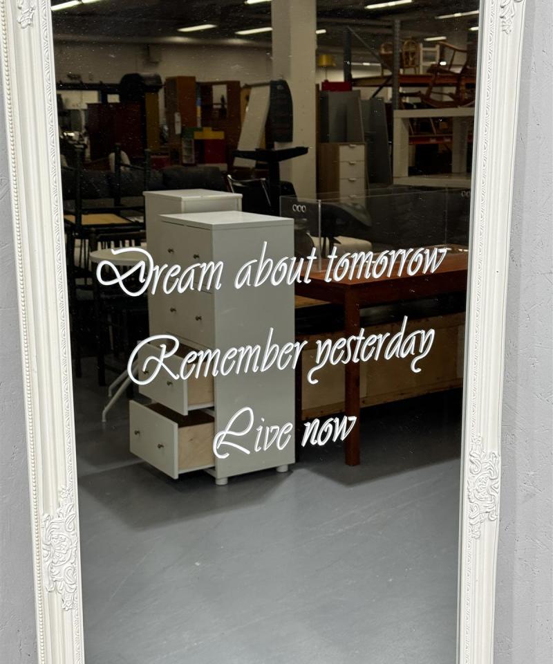 Koristeellinen 72x160 peili valkoinen