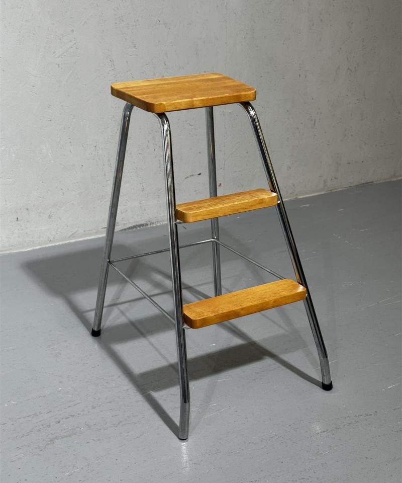 Kulmala Tuote porrasjakkara metalli ja puu