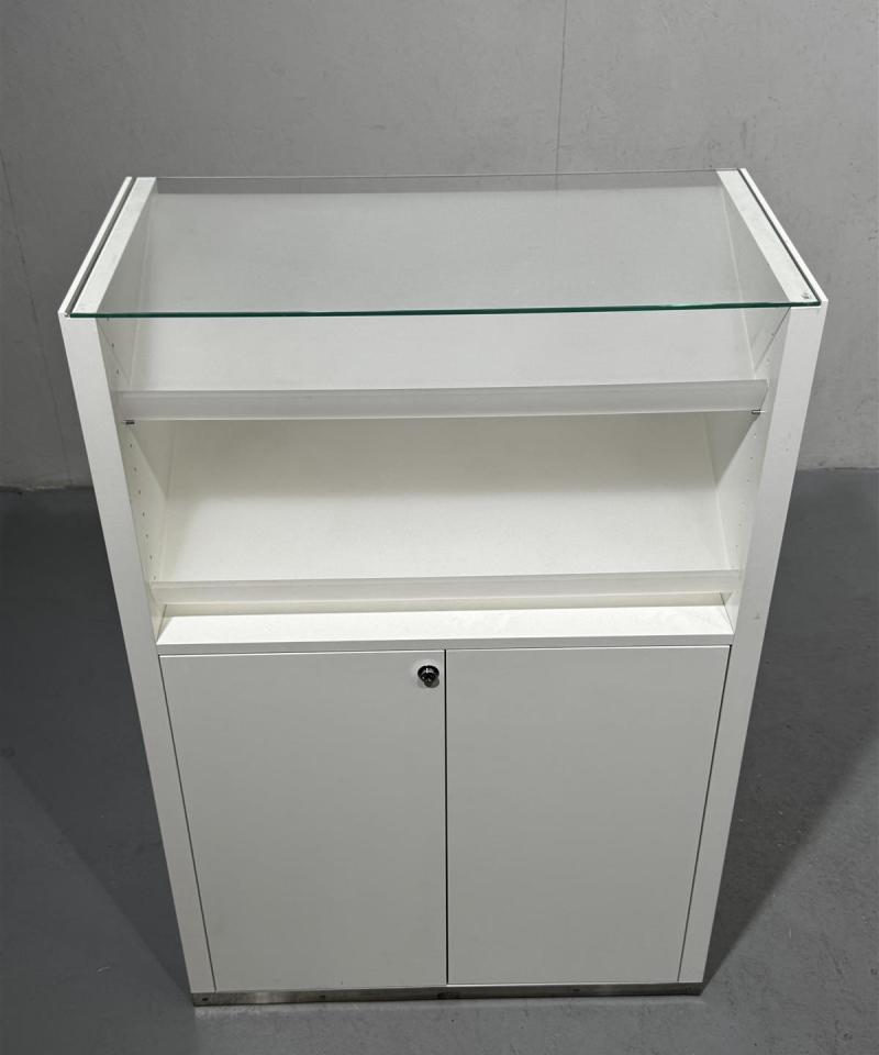 Hyllykkö kaapilla 80x40x120