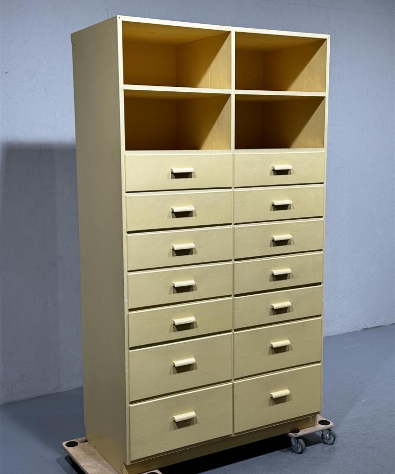 Vintage 70-luku lipasto keltainen