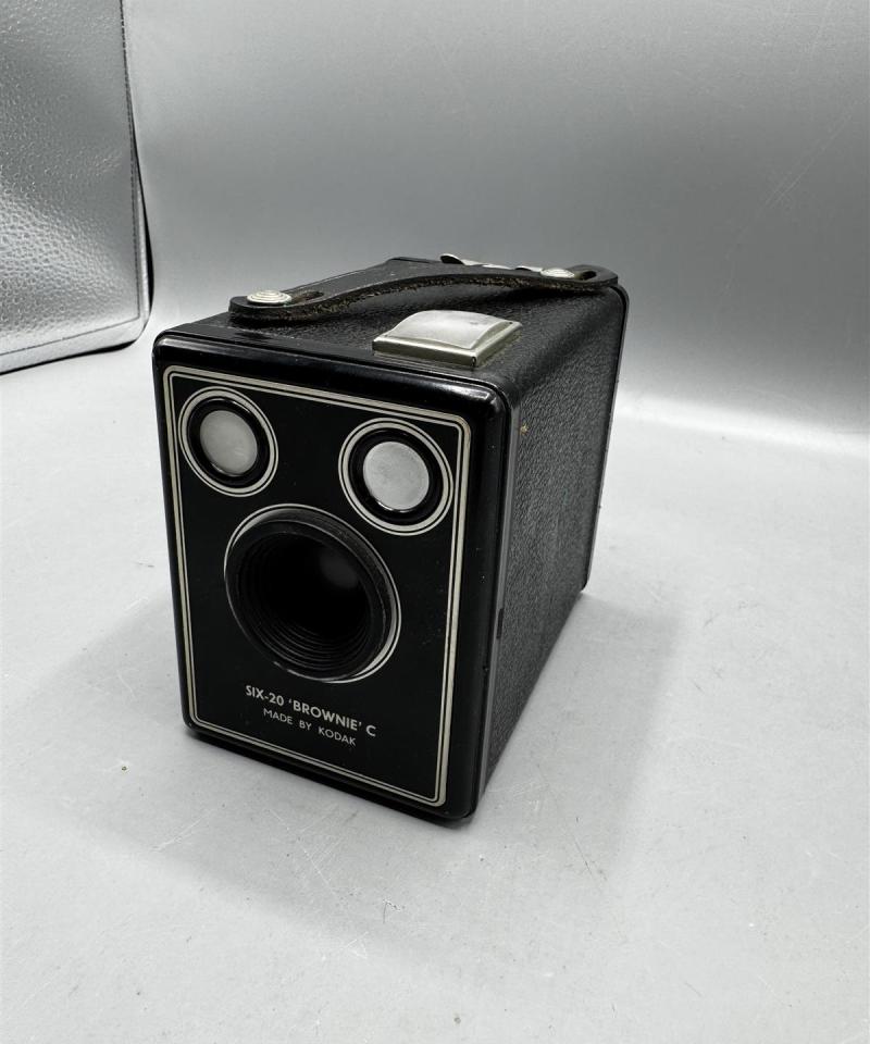 Kodak Six-20 Brownie C kamera