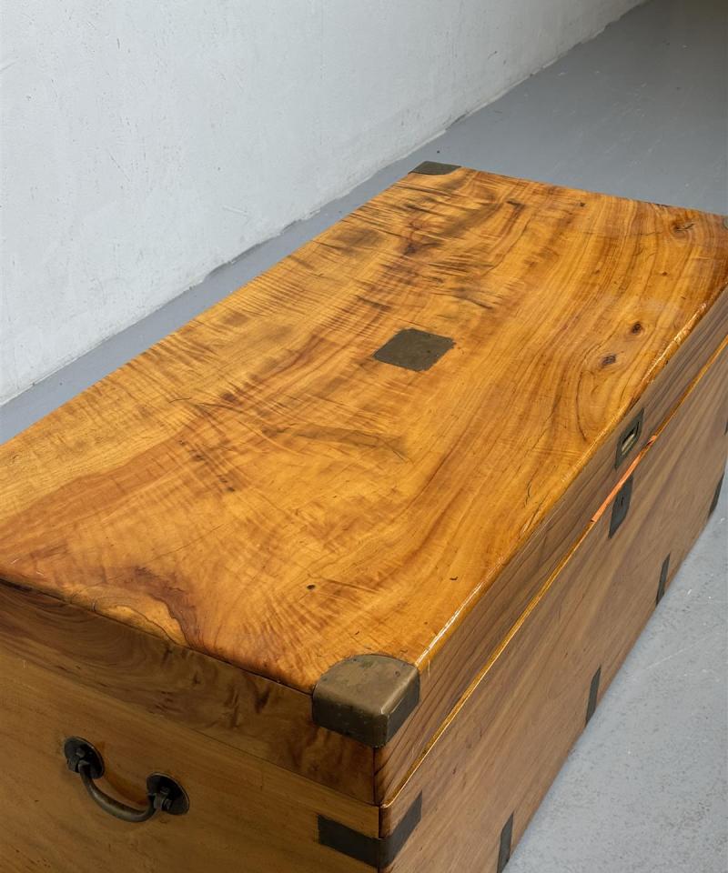 Vintage talonpoikais arkku puu (ei avainta)